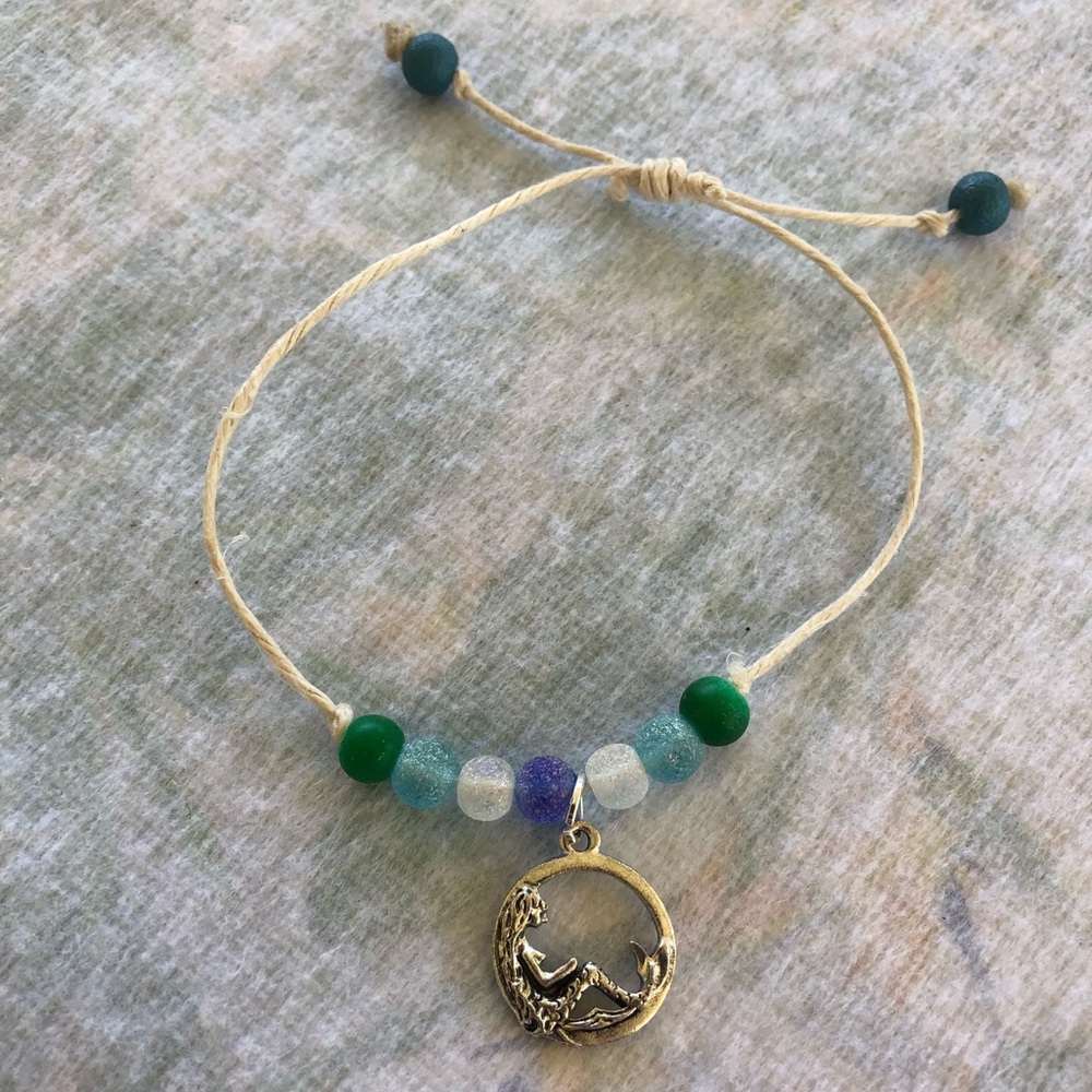 Adjustable bracelet